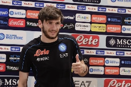 Conferenza stampa Kvaratskhelia: rivivi tutte le emozioni della presentazione | FOTOGALLERY CN24