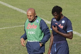 Dimaro, pomeriggio giorno 8: tripletta Osimhen e Kvara show in partitella! Paura per Meret, Olivera a parte | VIDEO