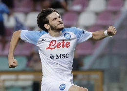 L'urlo di Kvaratskhelia, le giocate pi&ugrave; belle e due VIP in tribuna: guarda le foto di Napoli-Girona 3-1 | FOTOGALLERY CN24