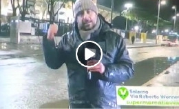 Giornalista salernitano attacca Iervolino, poi passa un tifoso del Napoli... | VIDEO