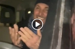 Ma &egrave; Spalletti!: il mister piomba con la Panda da alcuni tifosi che reagiscono cos&igrave; | VIDEO