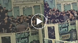 Fiorentina-Napoli, violenta rissa nel settore ospiti: il motivo | VIDEO