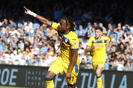 Pareggio dell'Atalanta, Di Lorenzo a vuoto: Lookman vince il rimpallo e la mette sul palo lontano