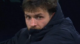 Non andare al PSG!, un tifoso sotto casa di Kvara e lui fa un gesto | VIDEO