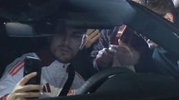Paredes esulta cos&igrave; coi tifosi della Roma dopo il pari col Napoli | VIDEO CN24