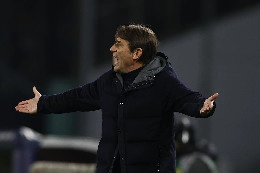 Conte rivoluziona il Napoli e cambia modulo: dentro Ngonge, Raspadori e Simeone