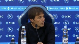 Conte in conferenza: Due partite per portare la nave in porto, poi si tireranno le somme! Dio vede e provvede l'anno prossimo alla tattica